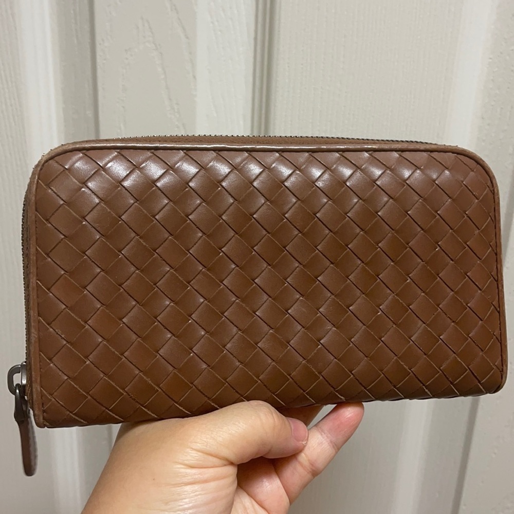 💯 Authentic BOTTEGA VENETA
Nappa Intrecciato Zip Around Wallet